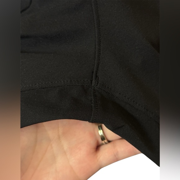 The North Face Black Joggers with Tapered Fit and Matte Finish - Picture 3 of 5